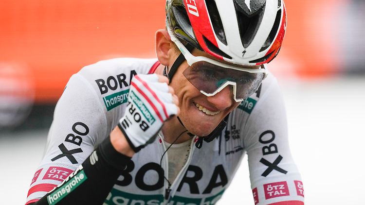 Patrick Konrad feiert sein Meisterstück.