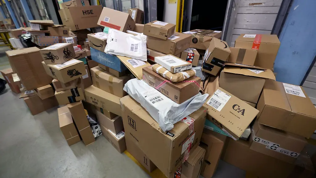 Immer-mehr-Menschen-bestellen-im-Internet-und-lassen-nach-Hause-liefern-Doch-nicht-jede-Sendung-kommt-auch-an-wie-sich-jetzt-in-Rostock-zeigte