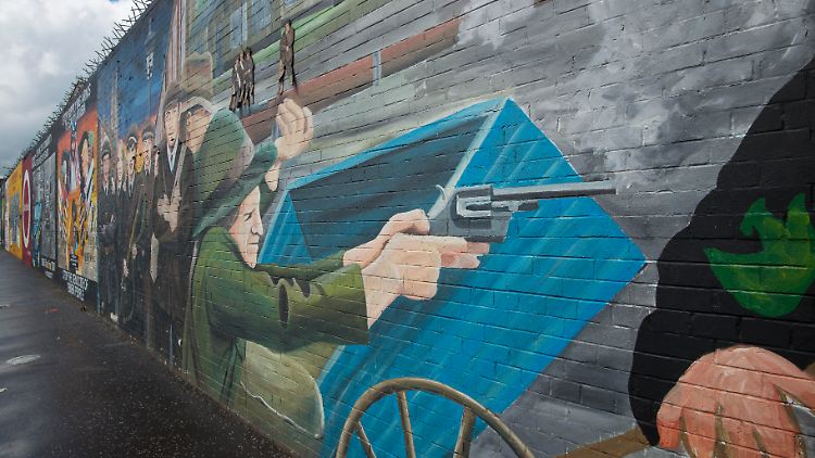 Der Bürgerkrieg in Nordirland ist an vielen Mauern und Fassaden kunstvoll dokumentiert worden. 