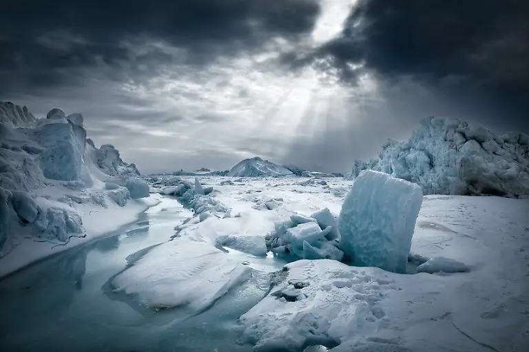 Sebastian-Copeland-Cloud-Break