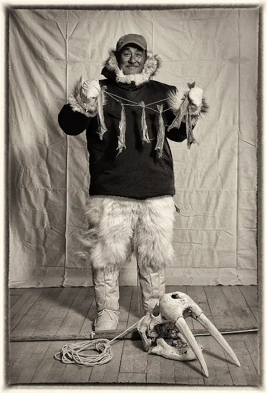 Sebastian-Copeland-Otto-Inughuit-Hunter