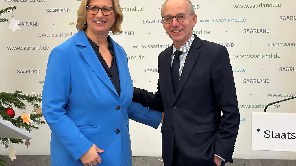 Wollen-die-Zusammenarbeit-beider-Laender-ohne-Grenzkontrollen-staerken-die-saarlaendische-Ministerpraesidentin-Anke-Rehlinger-SPD-und-der-luxemburgische-christsoziale-Premierminister-Luc-Frieden