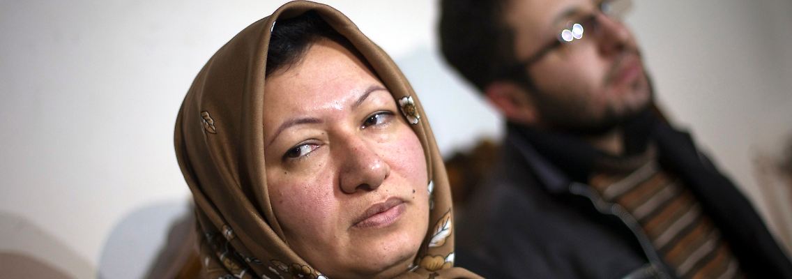 Sakine Mohammadi Aschtiani bei der Pressekonferenz.