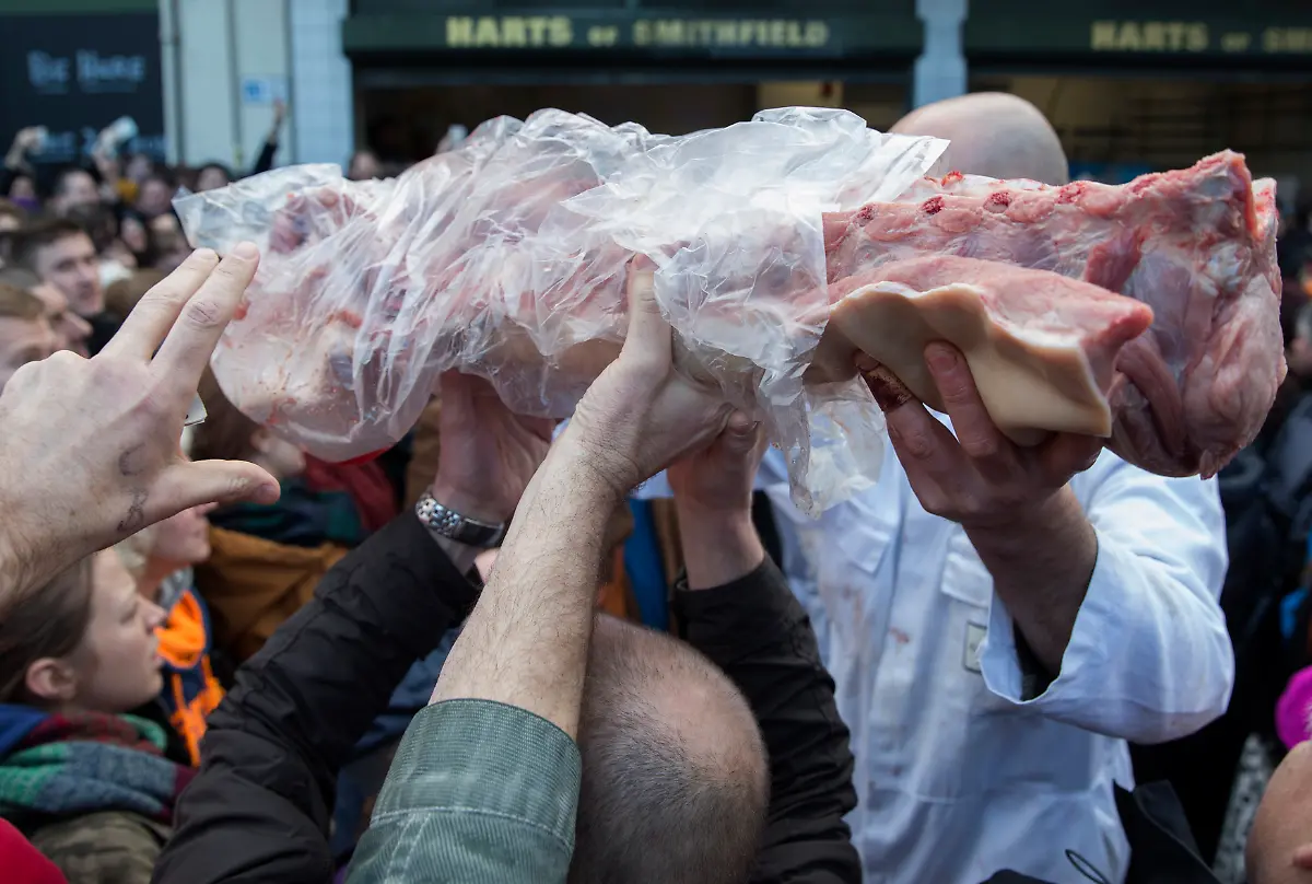 2014-12-24T120000Z-1017226115-LM1EACO10QM01-RTRMADP-3-BRITAIN-ODDLY