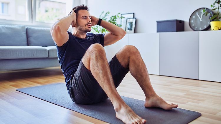 Fitness-Tools und Outfits für den Sport sind oft teuer. Es gibt aber auch Schnäppchen.