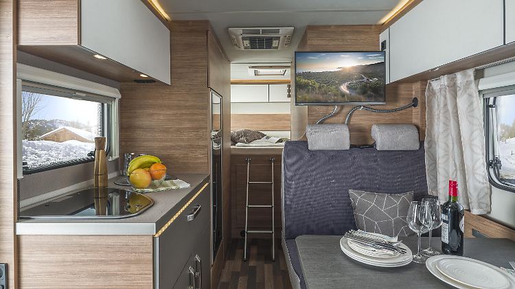 Blick in dern Wohnbereich des Weinsberg CaraHome 650DG.