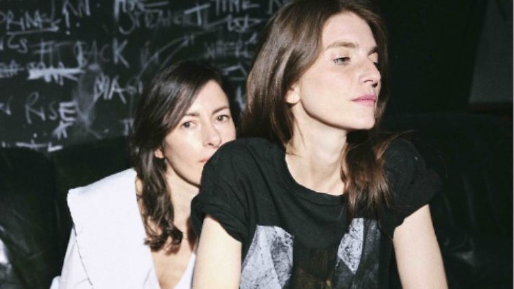 Endlich wieder Valeska Steiners leicht verschnupfte Stimme und Sonja Glass' liebevolle Arrangements hören!