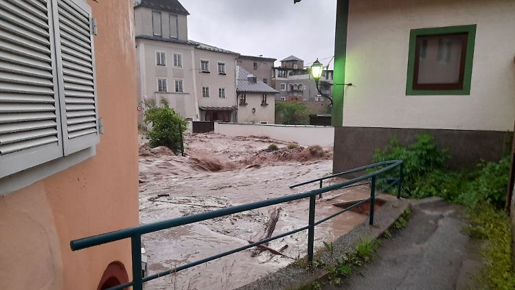 Die Altstadt von Hallein mit seinen knapp 22.000 Einwohnern war überflutet.
