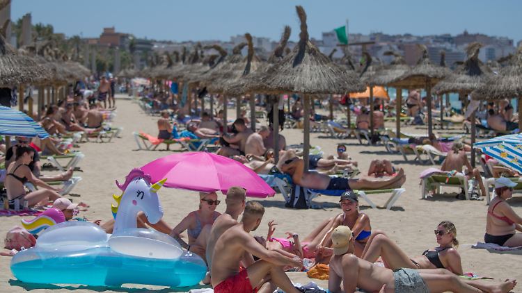 Mallorcas Strände sollen nachts künftig geschlossen werden.