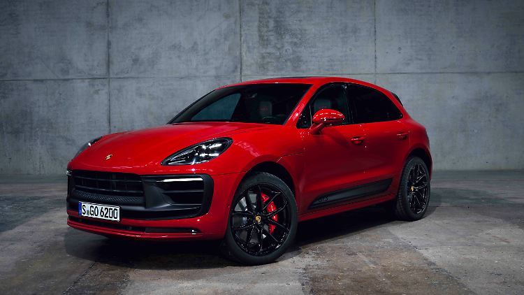 Der beim Macan S in Wagenfarbe lackierte Einleger der Frontschürze ist beim GTS in Schwarz gehalten.
