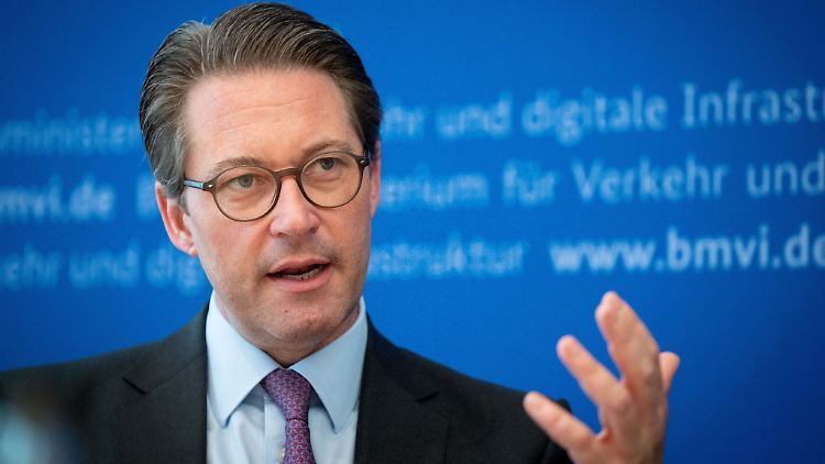 Bundesverkehrsminister Scheuer fordert im Katastrophenfall die Warnung per SMS. 