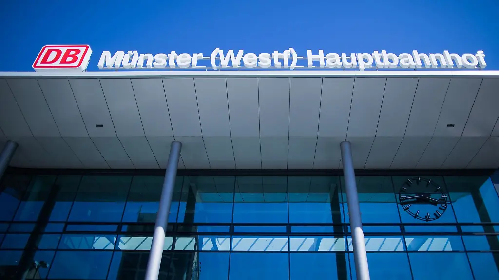 Eine-unbekannte-Person-loeste-mit-verdaechtigen-Gegenstaenden-einen-Polizeieinsatz-aus