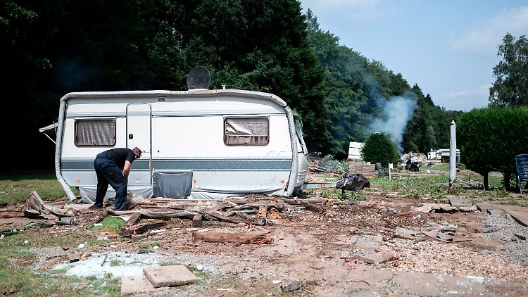 Ein Campingplatz in Mulartshütte nahe Aachen wurde schwer vom Hochwasser getroffen.