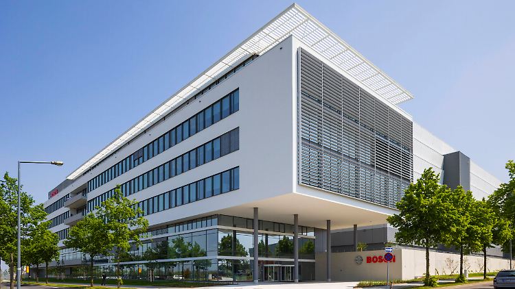 Anfang Juni hat Bosch in Dresden seine neue Halbleiterfertigung eröffnet.