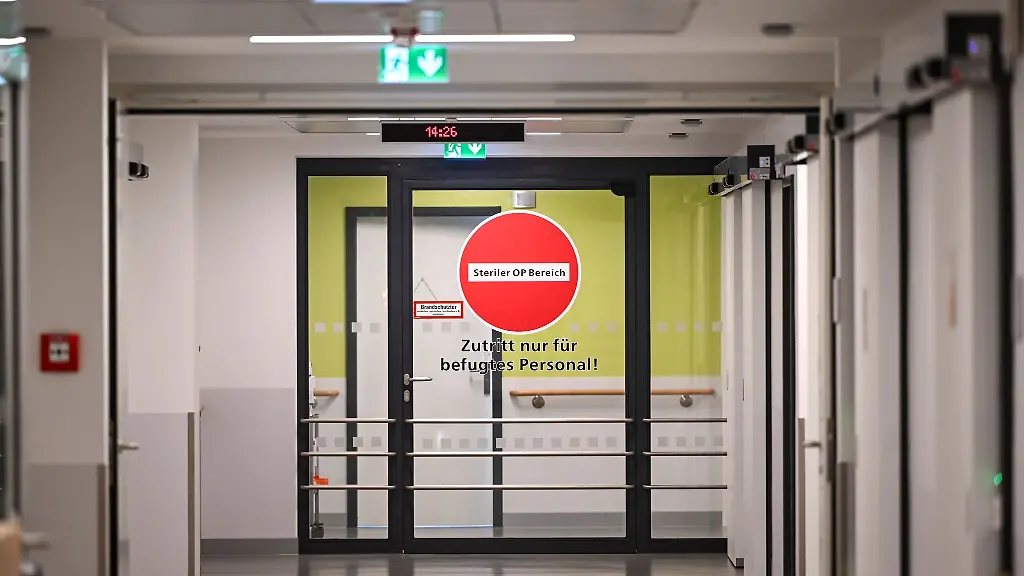 Die-Krankenhausreform-soll-finanziellen-Druck-auf-die-Kliniken-mindern-und-mehr-Spezialisierung-durchsetzen