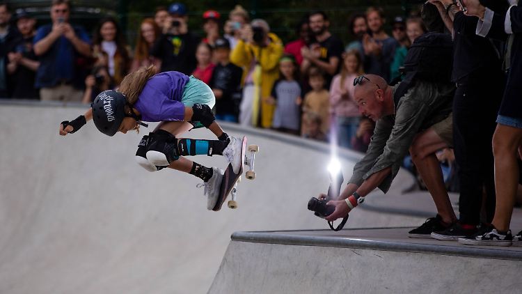 In den Skateboard-Wettbewerben könnte es die jüngste Siegerin der Olympia-Geschichte geben.