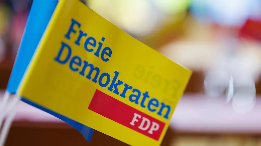 Die-FDP-Landeschefs-in-Bremen-und-Niedersachsen-sehen-ihre-Partei-wegen-des-detaillierten-Drehbuchs-zum-Ausstieg-aus-der-Ampelkoalition-beschaedigt