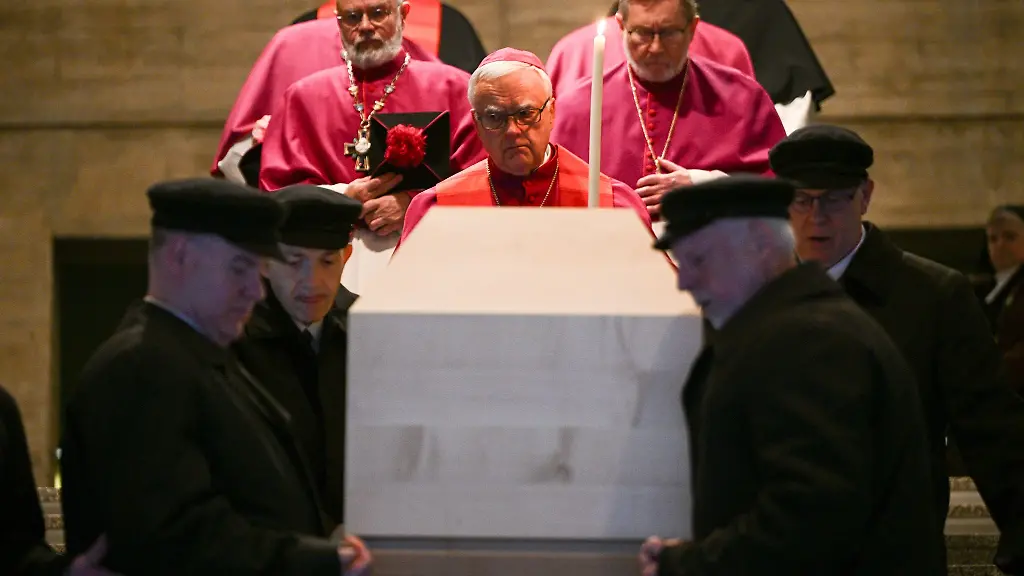 Die-Grabstelle-Bernhard-Lichtenbergs-ist-umgezogen