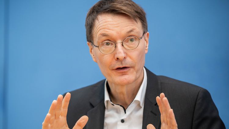 Karl Lauterbach blickt "sehr sorgenvoll" in Richtung Herbst.