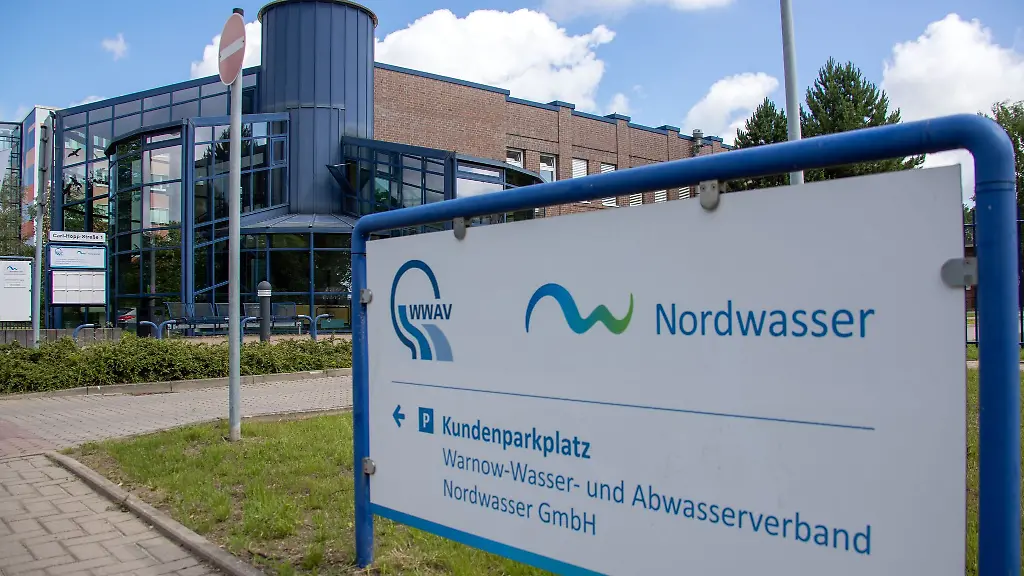 Fuer-die-270-000-Einwohner-im-Versorgungsgebiet-des-Warnow-Wasser-und-Abwasserverbandes-wird-Wasser-deutlich-teurer