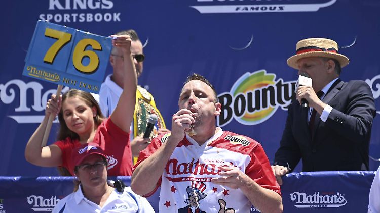 76 Hot Dogs in 10 Minuten: Joey Chestnut gilt als "Michael Jordan des Wettessens".