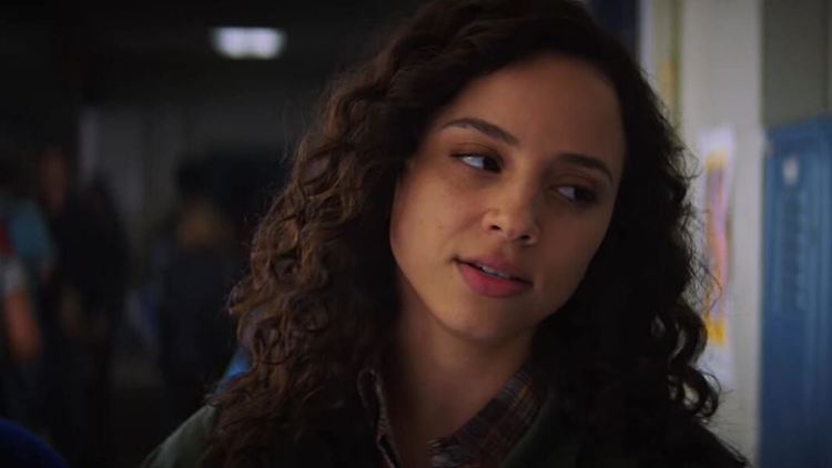 Deena (Kiana Madeira) kämpft in der "Fear Street" gegen dunkle Mächte.