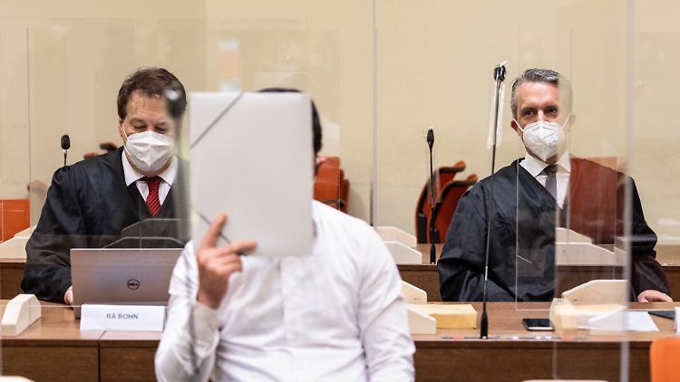 Der Plan des 27-Jährigen sei laut dem Richter gewesen, die türkischstämmige Gemeinde in Deutschland zu gewalttätigen Handlungen anzustacheln "und bürgerkriegsähnliche Zustände herbeizuführen."