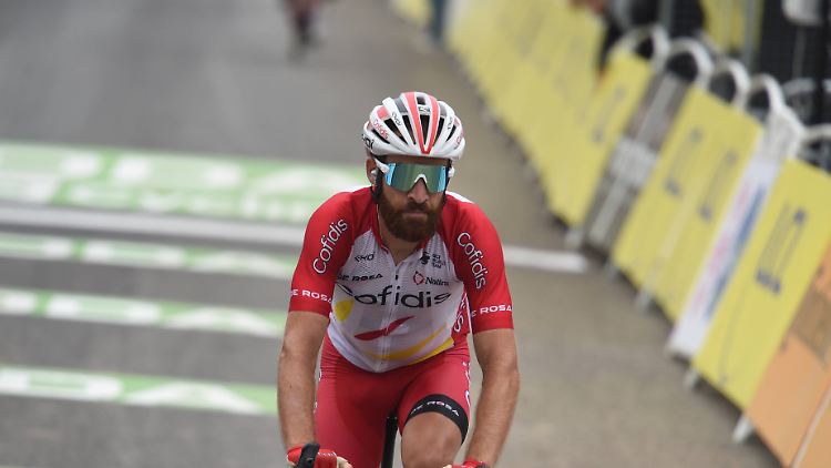 Der sonst für den Rennstall Cofidis fahrende Simon Geschke wurde am Freitag positiv auf Covid-19 getestet.