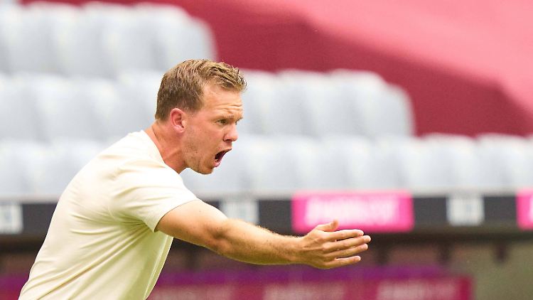 Am Spielfeldrand engagiert, doch danach gelassen: Julian Nagelsmann beim 2:2 gegen Ajax Amsterdam. 