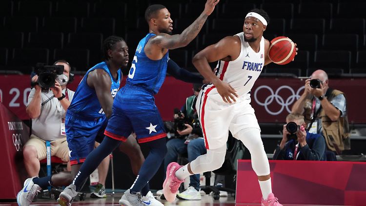Guerschon Yabusele (rechts) und seinen Franzosen gelang der Sensationssieg gegen Damian Lillard und die anderen NBA-Stars.
