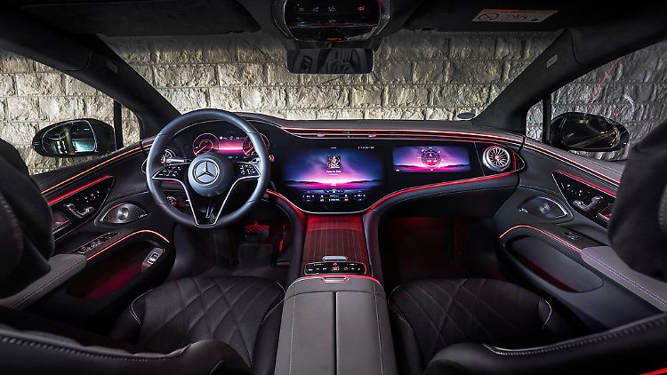 Der "Hyper Screen" des Mercedes EQS, der das gesamte Dashboard überspannt, ist in dieser Art einzigartig.