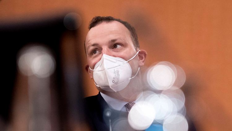Will die Unentschlossenen mit niedrigschwelligen Impfangeboten überzeugen: Jens Spahn.