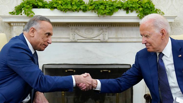 Die Einigung zwischen dem irakischen Regierungschef Al-Kasimi und US-Präsident Biden (r.) auf das offizielle Ende des Kampfeinsatzes hat vor allem symbolische Bedeutung.
