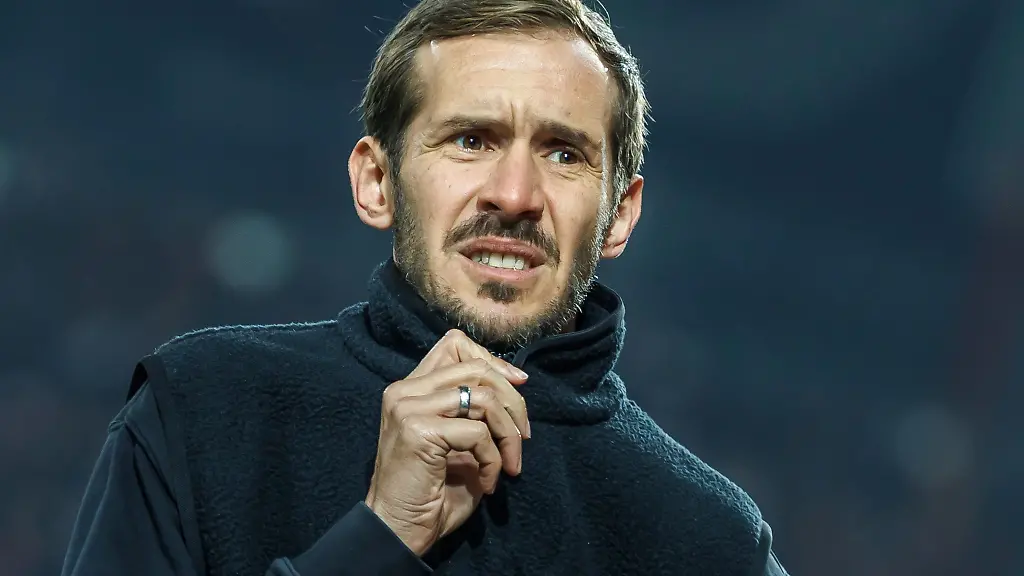 Freiburgs-Trainer-Schuster-hofft-darauf-dass-seine-Mannschaft-ihre-Torflaute-gegen-Moenchengladbach-beendet