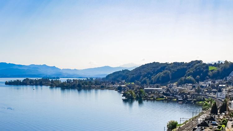 Blick auf den Zürichsee: Fast jeder sechste Einwohner zählt schätzungsweise zum Millionärsclub.