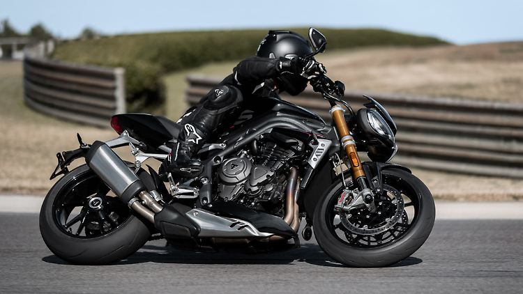 Mit 198 Kilogramm gehört die Triumph Speed Triple 1200 RS zu den Leichtgewichten in ihrer Klasse.