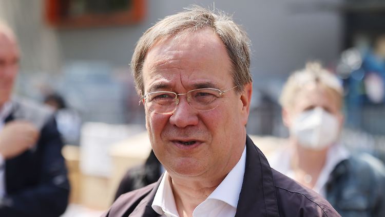 Armin Laschet gab zwar den "Kümmerer" in der Not, aber als "Beschützer" vor künftigen Katastrophen qualifizierte er sich nicht, schreibt Johannes Hillje..