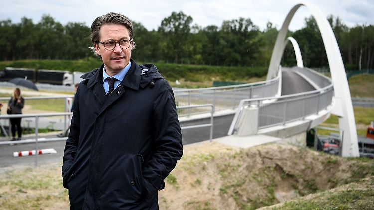 Scheuer an der A 10.