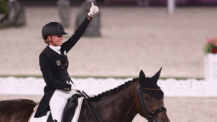 Daumen hoch von der Olympiasiegerin.