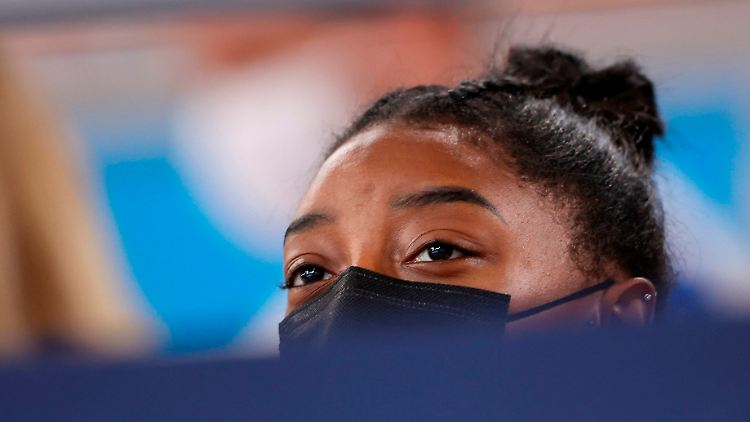 Simone Biles hat sich nicht aus der Öffentlichkeit zurückgezogen. Am Mittwoch besuchte sie das Mehrkampf-Finale der Männer. 