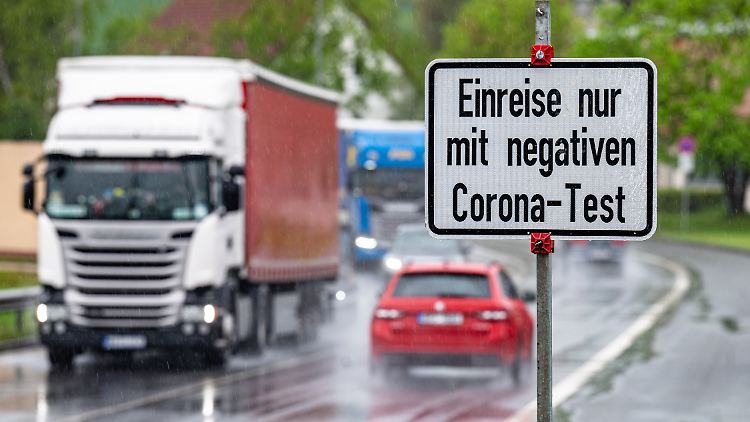 Mit den neuen Einreiseregeln will die Bundesregierung einen rasanten Anstieg der Infektionszahlen verhindern.