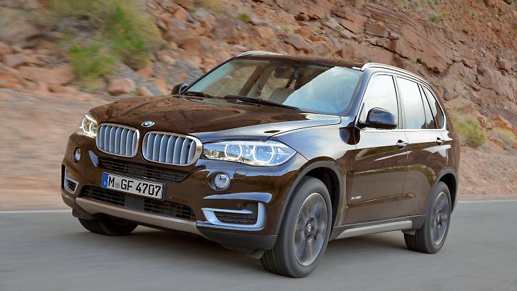 Der BMW X5 hat mit seinen 4,90 Meter Länge eine stattliche Größe.