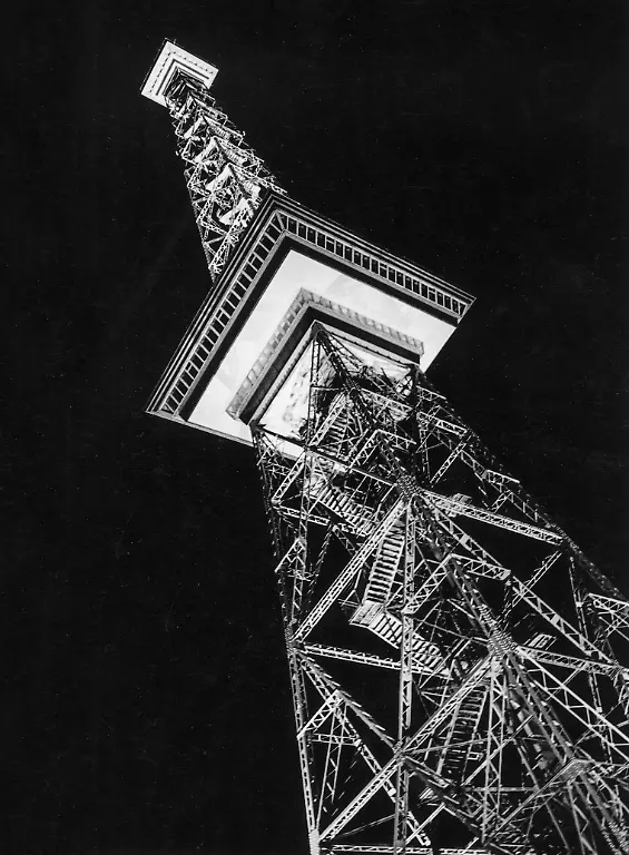 fo-newton-berlin-pressimg-194