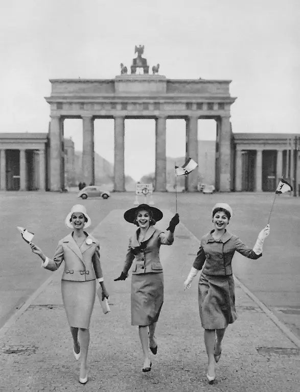 fo-newton-berlin-pressimg-002