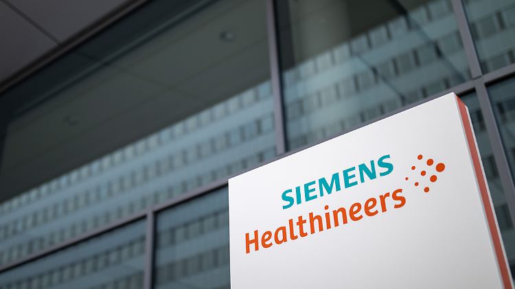 Die frühere Siemens-Tochter hebt die Prognose an
