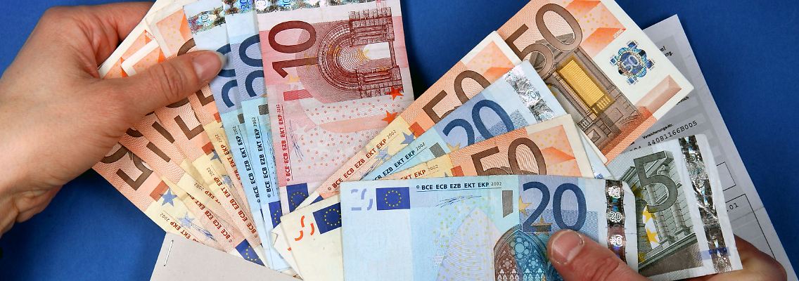 Arbeitsministerin von der Leyen geht davon aus, dass die Löhne steigen.