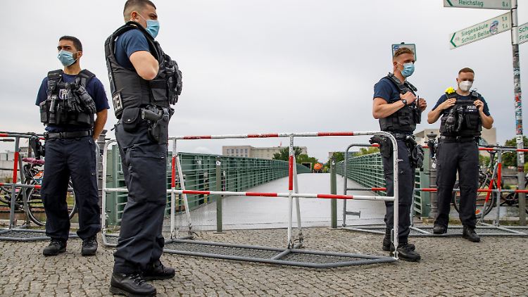 Die Polizei hatte angekündigt, dass sie in der Stadt mit bis zu 2250 Kräften im Einsatz sein werde.