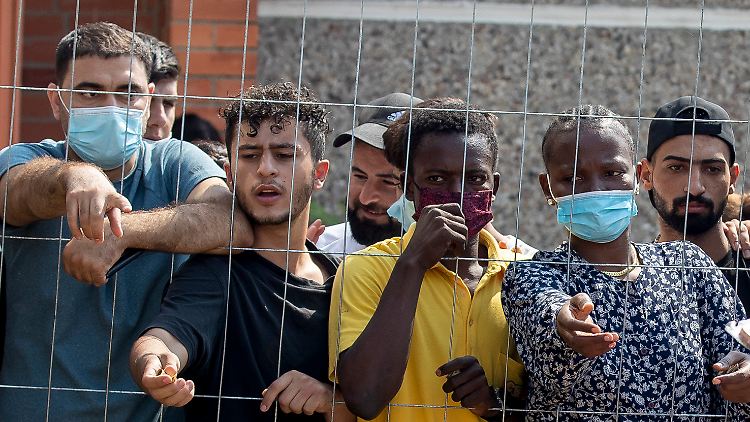 Migranten in einem Flüchtlingslager in Litauen.