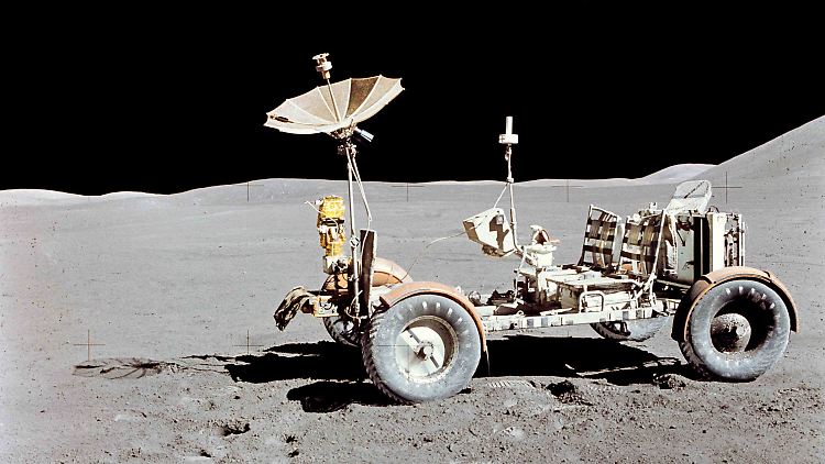 Am 30. Juli 1971 wurde erstmalig ein Automobil auf dem Mond eingesetzt - das Lunar Roving Vehicle.