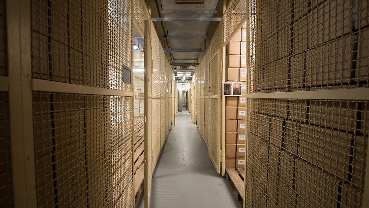 Das Museum hat die unzähligen Geldpakete in der Bunker-Anlage nachgebildet.
